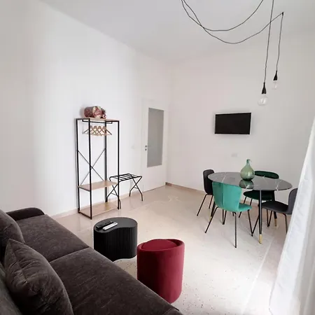 Poesis - Centro Bari, Murat Appartement *
